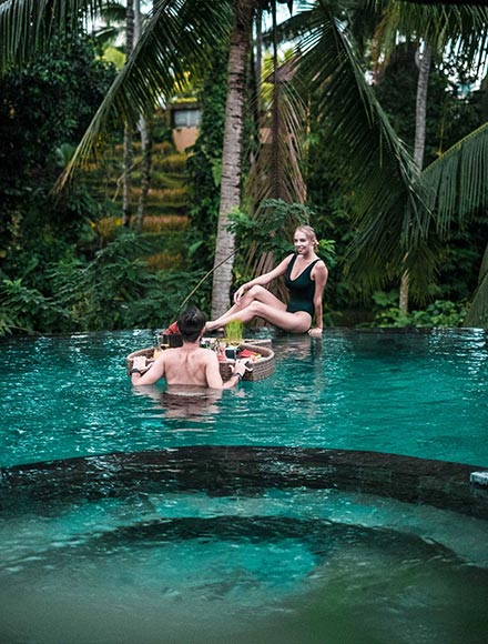 Floating breakfast